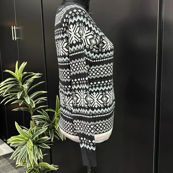 Tommy Hilfiger Wool Blend knit,scoop neck pullover,snowflake,metallic threads - Picture 6 of 11